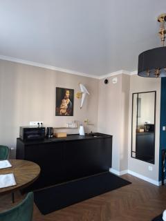 Doris Day Apartment - 1