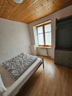 Maison charmante avec vue sur la montagne à Saint-Anthème - 4