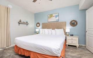 Phoenix X 1202 condo - 3