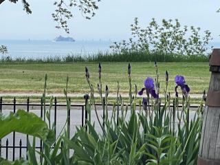 Superior St Lakeview Villa - 0