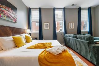 Large 3 bdrm apt, 2ba, unique art - 6