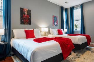 Large 3 bdrm apt, 2ba, unique art - 1