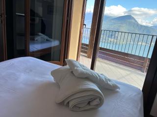 Lily apartment, Stunning Lake View - 3