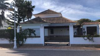 Cortijo villa with a pool and golf - 3