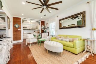 Exhale - Stylish Beach Home, Outdoor Bar & Fire Pit - 5