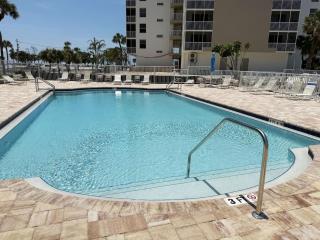 9th-Floor Beach Condo Gulf Views & Heated Pools - 7