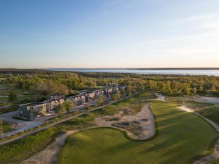 Öland Golf Haven pool and see - 7