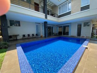 Villa palem 9 kamar 16-40 orang - 0