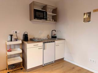 Prime Location 1BR Apartment Walk Everywhere - 1