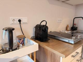 Prime Location 1BR Apartment Walk Everywhere - 6