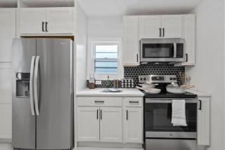 Wellness Retreat - Hot Tub Fire Pit Outdoor TV - 1