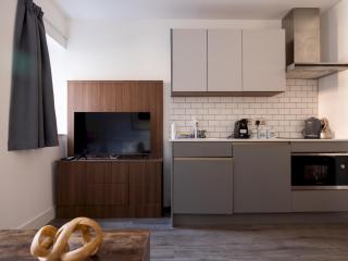 Pass the Keys Bright riverside apartment Pass The Keys - 9