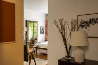 Furnished Studio in Hollywood - 1