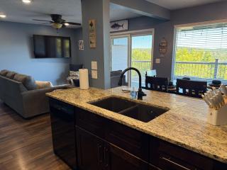 Lake View - Near Silver Dollar City - Stairs Required - Free Activity Tickets Included - TH6-2 - 0