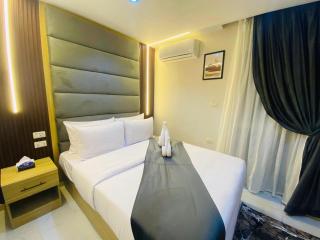 historical pyramids view - 3