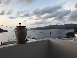 1 Bed - Sleeps 2 - Private Balcony - Free Parking - 9