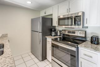 Gateway to Orlando Theme Parks! Home with Large Yard - 1