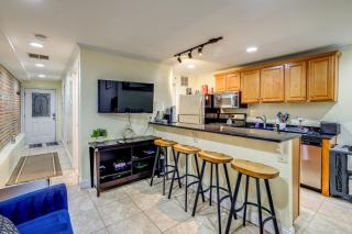 2 Mi to National Mall Quiet Apartment - 6