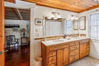 Soupcon: 4 br, fireplaces, game room, sauna, hot tub, views - 5