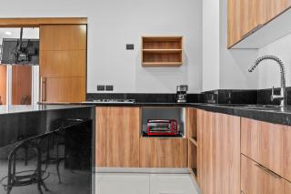 Cozy One-Bedroom Apartment Near the Beach - 5