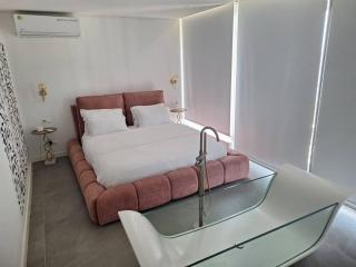 AM-F4 Luxurious Lodge - 8