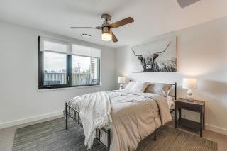 Shop, Dine and Explore Gem 7 Mi to Dtwn Springfield - 2