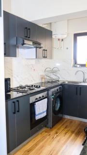 Modern 1-Bedroom Apartment at Garden City Mall - 4