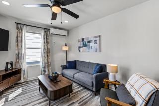 Houston Hideaway - Modern 1BR in Quiet Area - 3