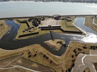 Rustic 3BR house in Tilbury, Garden and Parking - 6