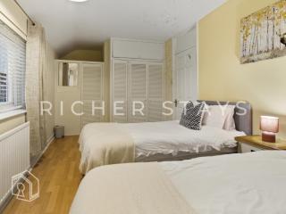 Rustic 3BR house in Tilbury, Garden and Parking - 2