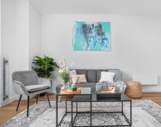 City center 28 Day Stay perks from May, Family and Business Travel Hideaway,Parking, Walking distance to all amenities - 6