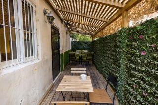 Stylish Garden Apt 2 Min Beach - 7