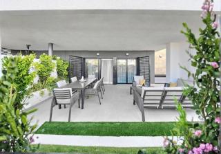 Modern and Luxury Apartment in Flamenca Village - 0