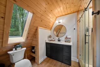 Ascent A-Frame at Calm Ridge Treehouses - 4