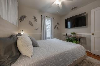 Private Pool with Main and Guest House and Sauna - 4