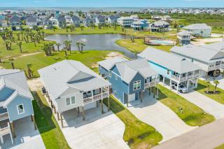 Golden Light & Ocean Air-Retreat Backs to Park - 0