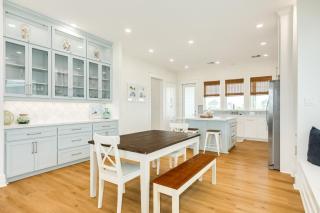 Golden Light & Ocean Air-Retreat Backs to Park - 2