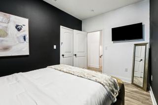 Luxury 5BR Designer Stay and Stylish NOLA Getaway - 1