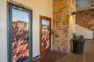 Newly Updated Cozy Escape Close to Ski Lifts - 7