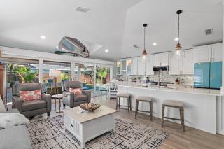 Secret Beach House - 9