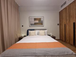 Elegant Pool-View 1BR Near Cleveland Clinic - 6