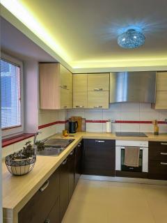 Sunny Escape - 2BR Apartment with Balcony - 5