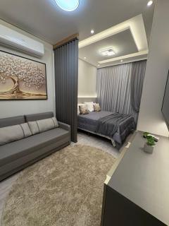 Apartment 402 withoeft - 0