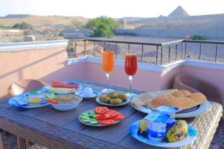 Pyramids 3 minutes Walking &View INN - 7