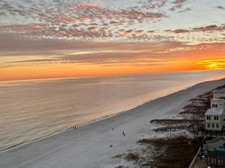 Beautiful 12th Floor Gulf Front Condo with a Breath Taking View - 0