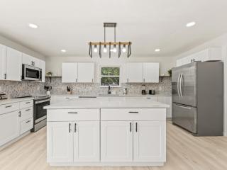 Spacious 4 Bedroom Family Retreat in the Heart of McKinney, TX - 7