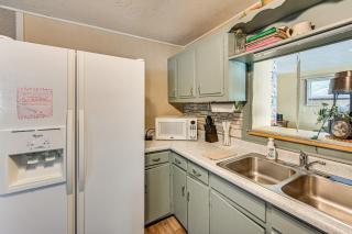 2 Mi to Dtwn Newark Pet-Friendly Home! - 4