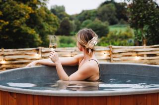 Nestledstays- The Willow - 1