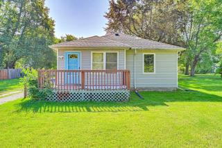 4 Mi to Lake Michigan Updated Benton Harbor Home! - 0