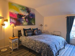 Honeymoon Suite - The Unicorn Hotel - 1